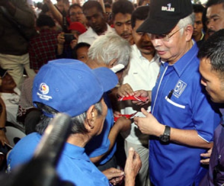 BR1M2.0: Government Start Distribute Cash Vouchers in February 2013 Source: nst.com.my