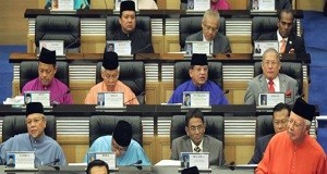Najib at Budget 2015-thumb